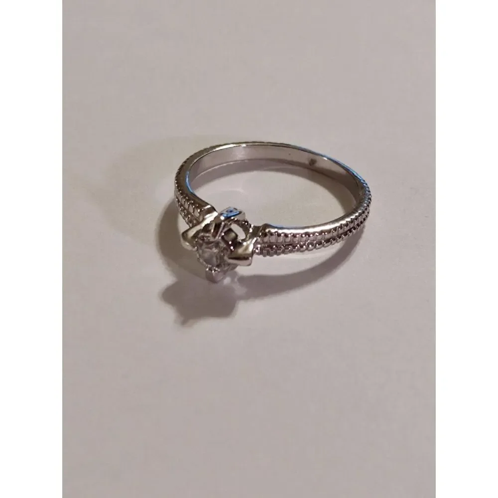 VTG Style Silver Tone Metal Sparkling Clear Glass Stone Sz 8 Solitaire Ring